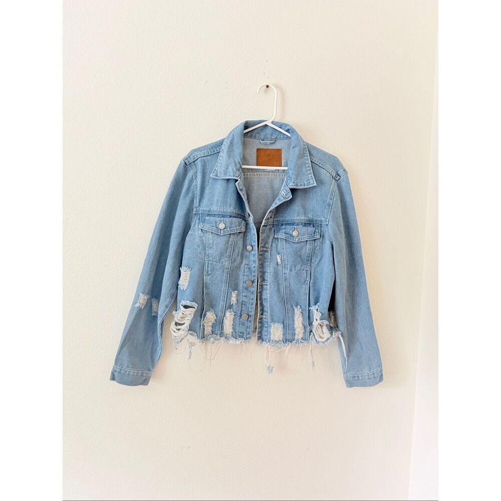 BBJ Women's Size Large Jean Jacket Cropped Raw Hem Light Wash Button Distressed